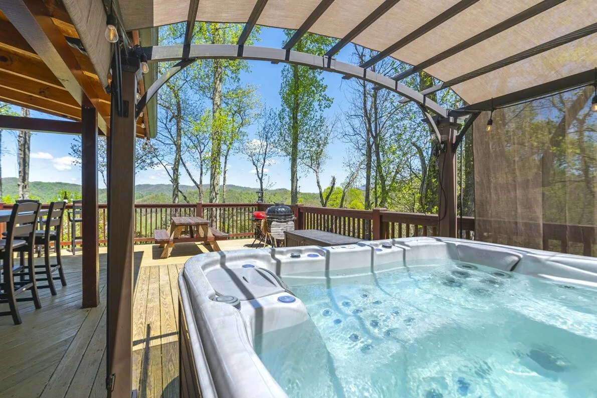 Blue Ridge Mountains Vacation rental with hot tub